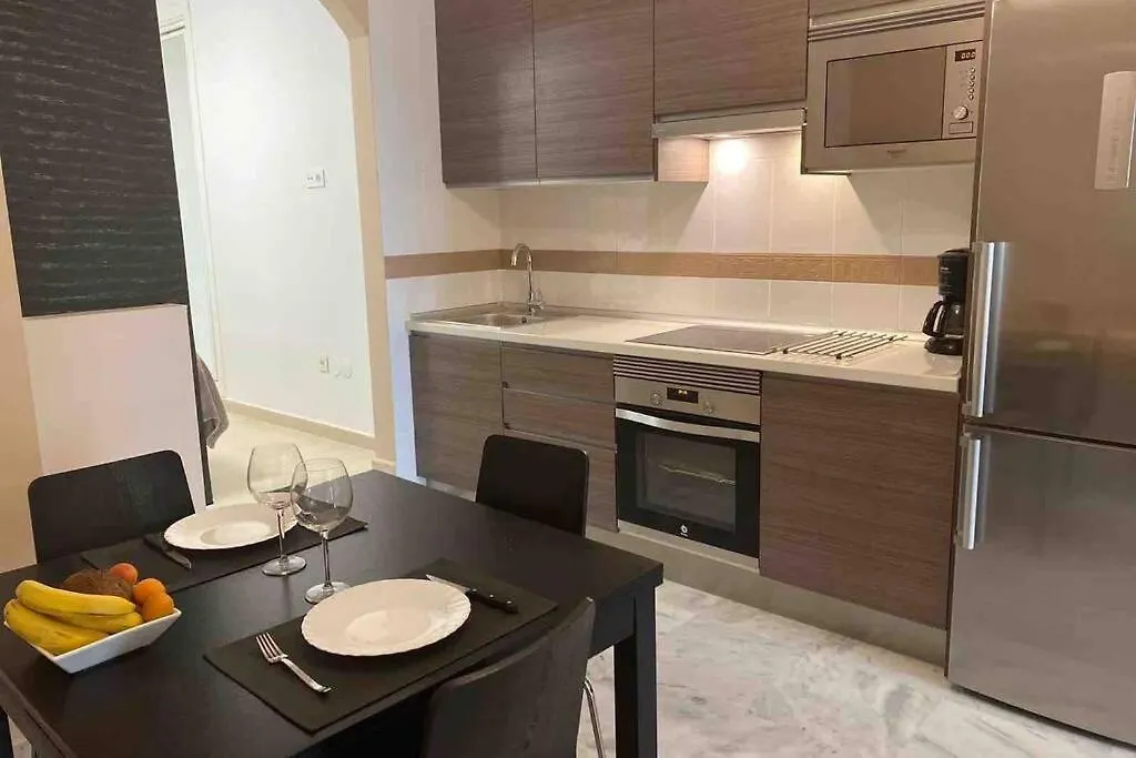 Apartment In 1St Line Beach 푸엔히롤라 0*,  스페인