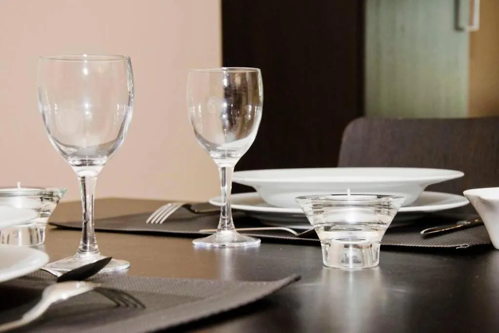 Apartment In 1St Line Beach 푸엔히롤라 0*,