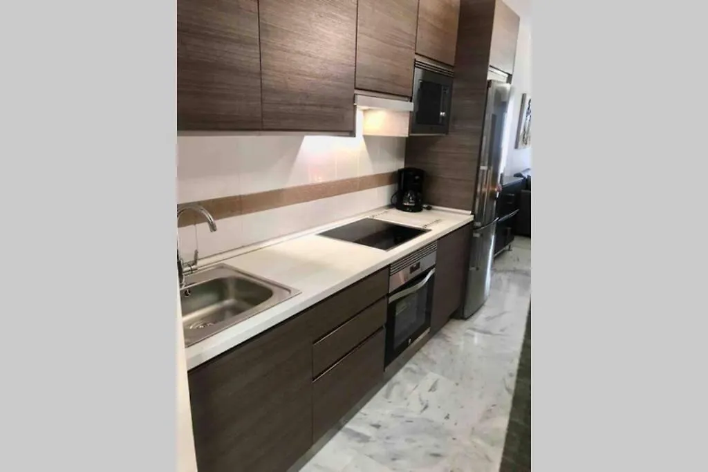 Apartment In 1St Line Beach 푸엔히롤라